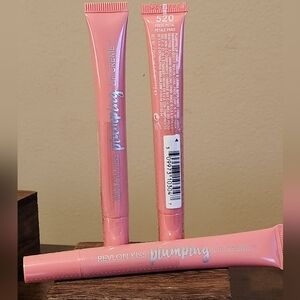 REVLON KISS PLUMPING LIP CREME - 520 FRESH PETAL